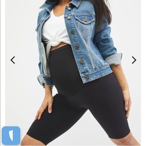 Motherhood Maternity Bike Short NWT
